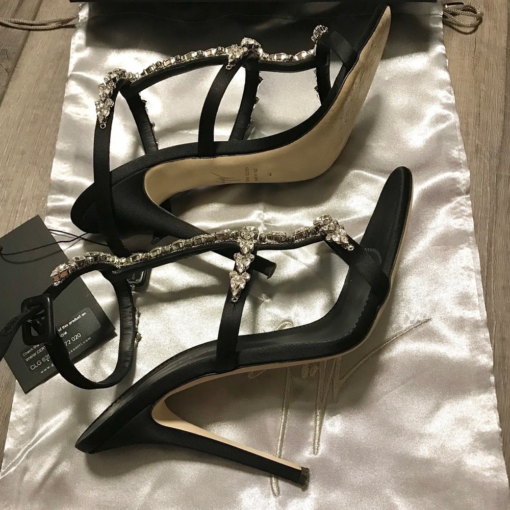 $2250 AUTH GIUSEPPE ZANOTTI CRYSTALS BLACK HEELS 9 - Picture 10 of 13